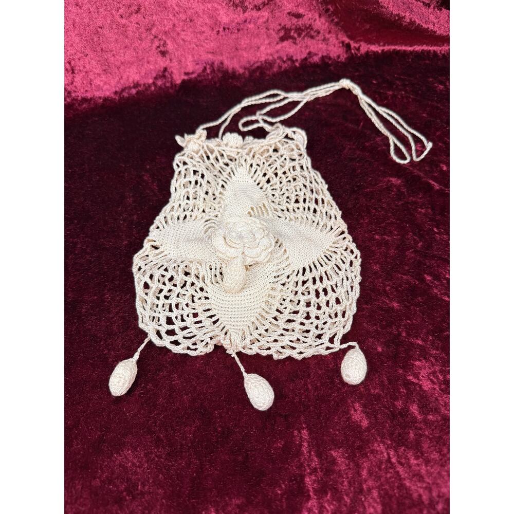 Vintage Accessory - Crochet Lace Handbag – Floral Drawstring Reticule Style - Picture 4 of 10